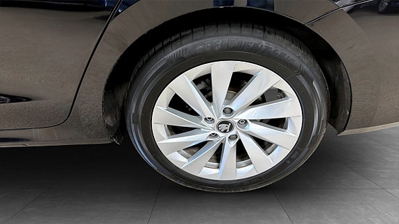 Skoda Octavia 6 of 12