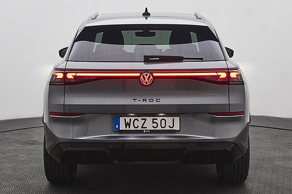 Volkswagen T-Roc 4 of 5