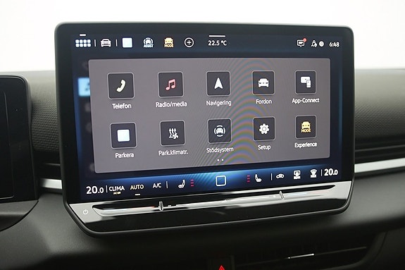 Volkswagen T-Roc 8 of 17