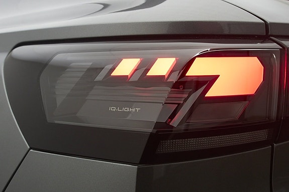 Volkswagen T-Roc 16 of 17