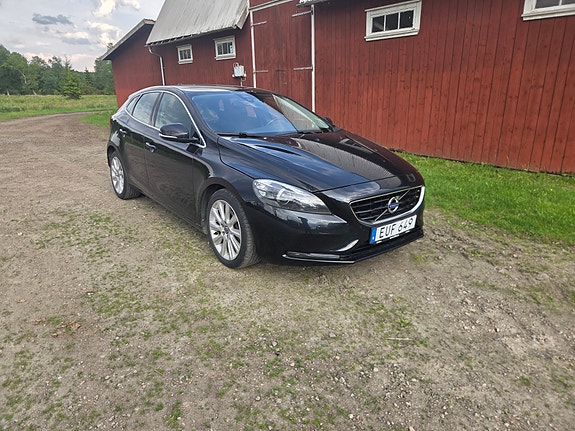 Volvo V40 4 of 5