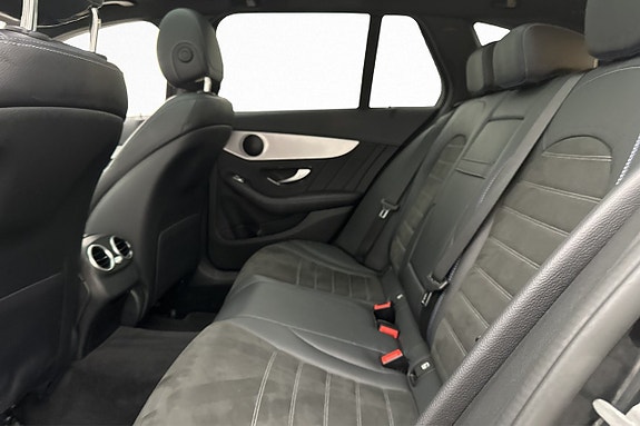 Mercedes-Benz C300 23 of 28