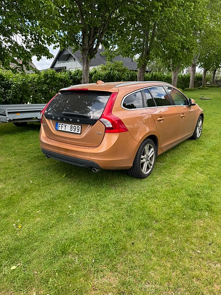 Volvo V60 3 of 5