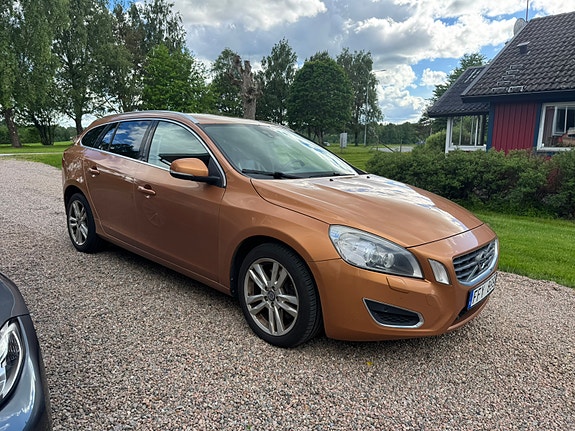 Volvo V60 4 of 5