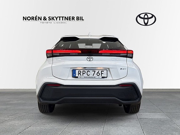 Toyota C-HR 5 of 5