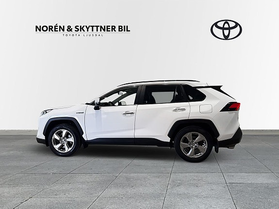 Toyota RAV4 4 of 5