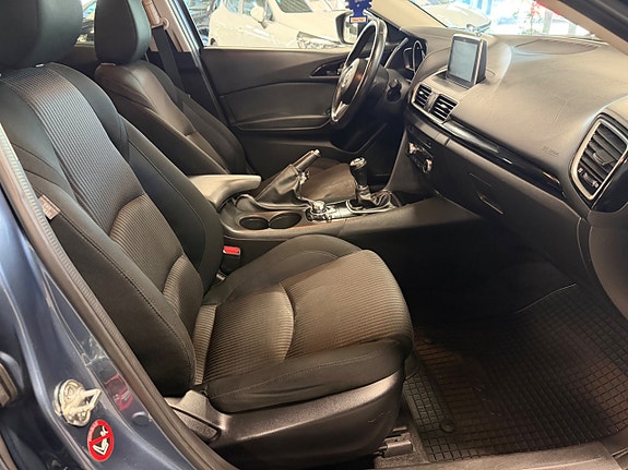 Mazda 3 7 of 16