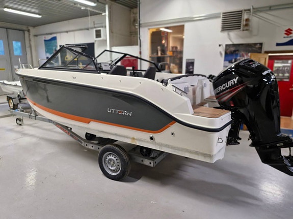 Uttern T53 med Mercury F100 Gångtid 76tim 2 of 9