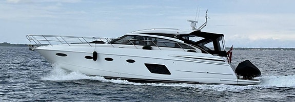 Princess V52 - 2015 | 2 x Volvo Penta D11-725 | Boatcontroll