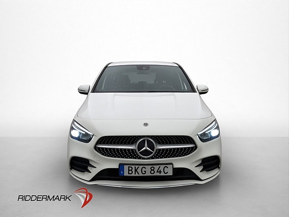 Mercedes-Benz B180 2 of 5