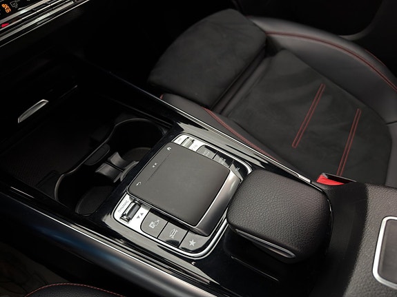 Mercedes-Benz B180 26 of 30