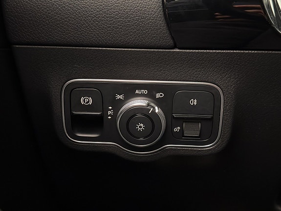 Mercedes-Benz B180 30 of 30