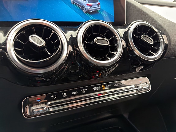 Mercedes-Benz B180 25 of 30
