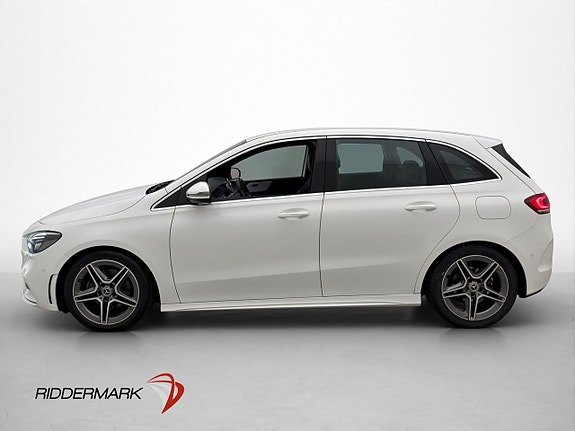 Mercedes-Benz B180 4 of 5