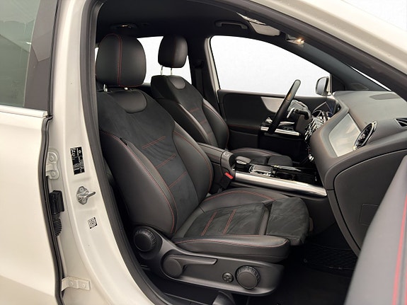 Mercedes-Benz B180 15 of 30