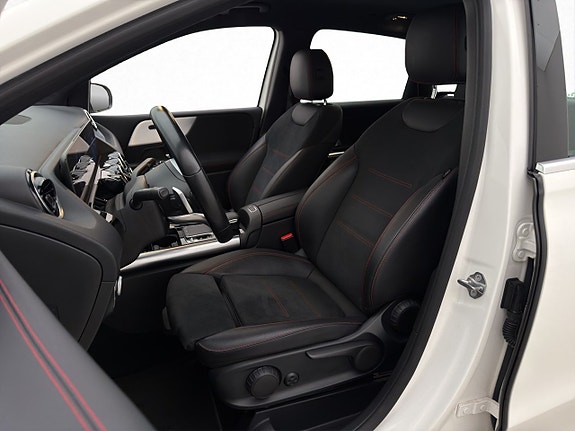 Mercedes-Benz B180 12 of 30