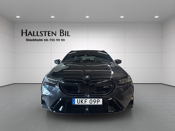 BMW M5 3 of 5
