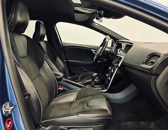 Volvo V40 9 of 12