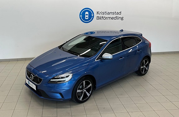 Volvo V40 2 of 12