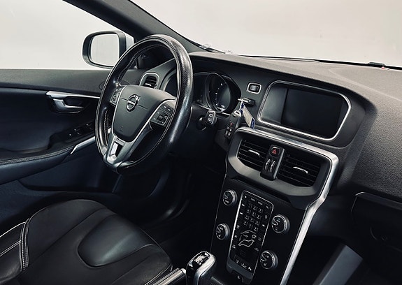Volvo V40 10 of 12
