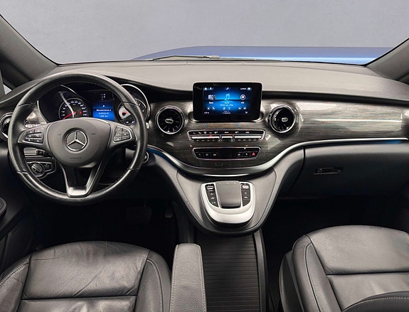 Mercedes-Benz V220 d 3 of 4
