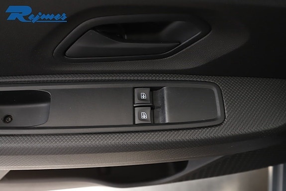 Dacia Sandero 13 of 27