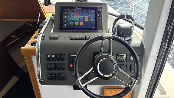 Paragon 31 Working Cabin  - 2017 4 of 5