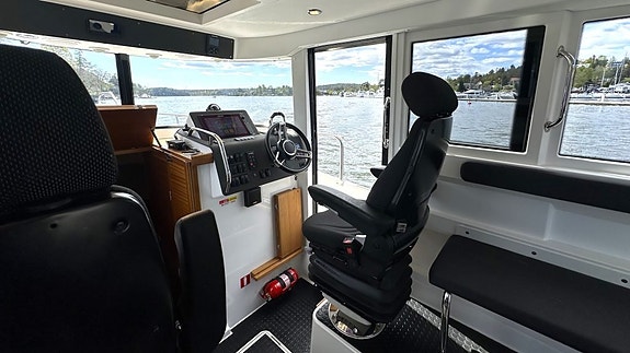 Paragon 31 Working Cabin  - 2017 5 of 5