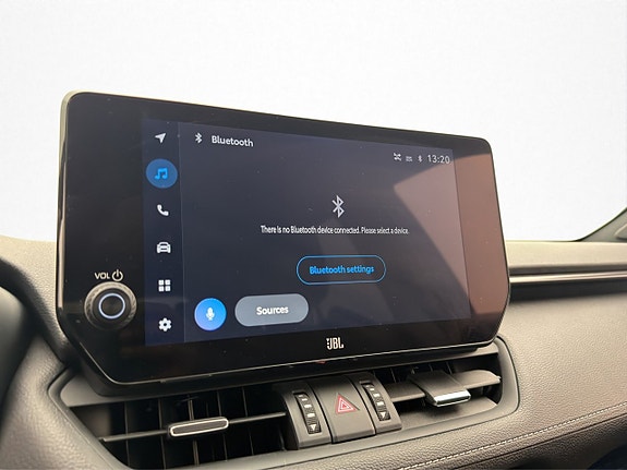 Toyota RAV4 Plug-in Hybrid 26 of 30