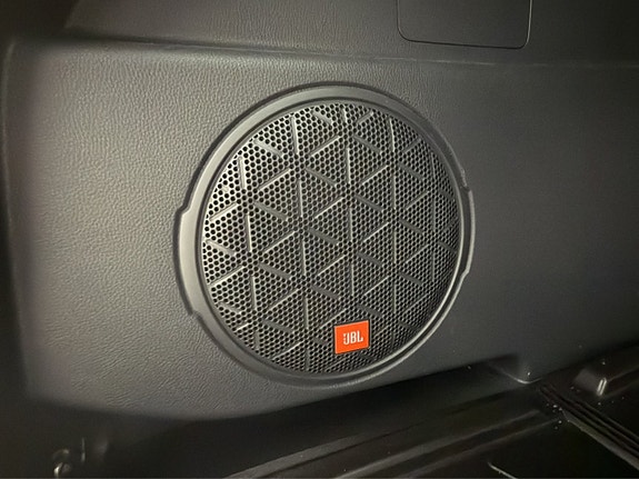 Toyota RAV4 Plug-in Hybrid 13 of 30
