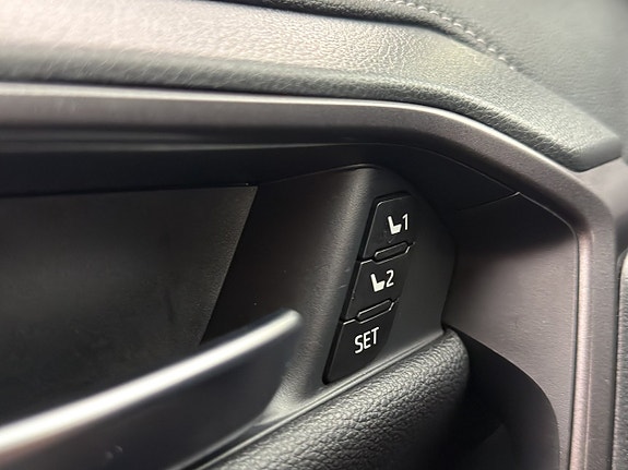 Toyota RAV4 Plug-in Hybrid 14 of 30