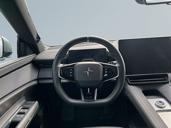 Polestar 4 9 of 23