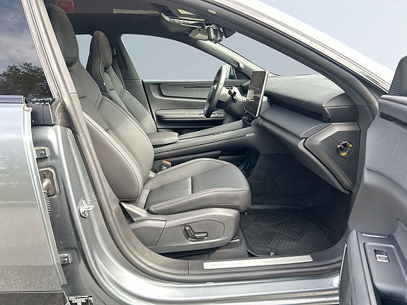 Polestar 4 10 of 23
