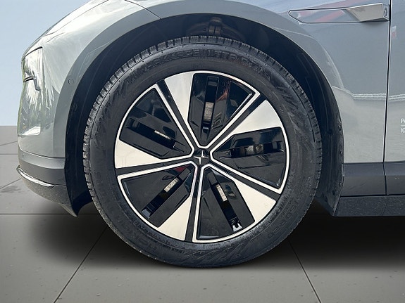Polestar 4 14 of 23