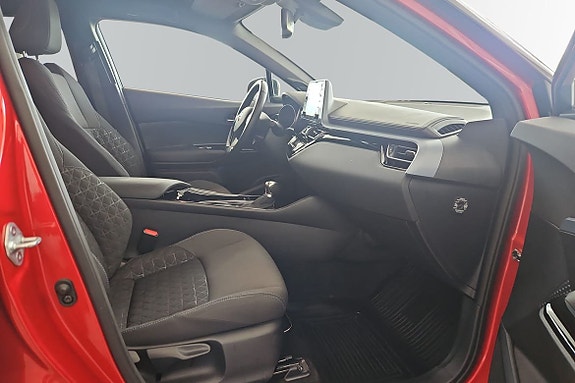 Toyota C-HR 13 of 15