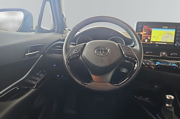 Toyota C-HR 7 of 15