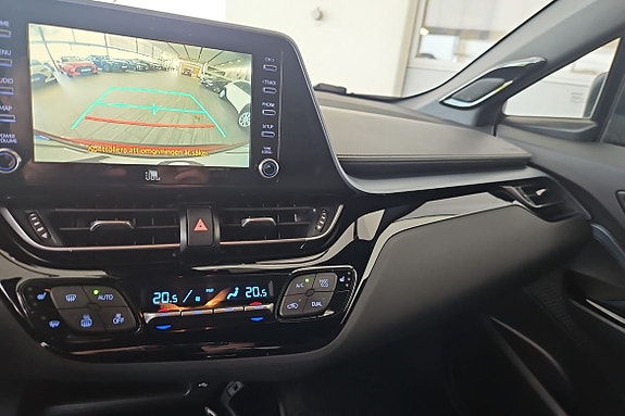 Toyota C-HR 9 of 15