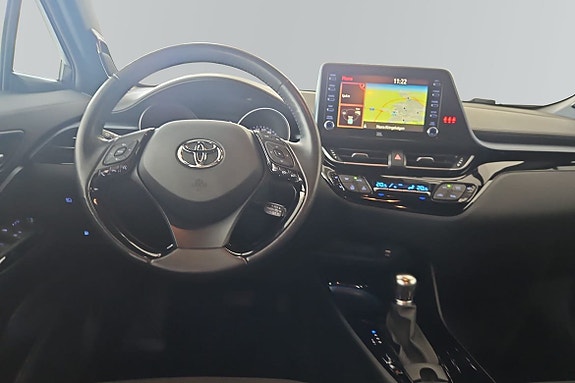 Toyota C-HR 6 of 15