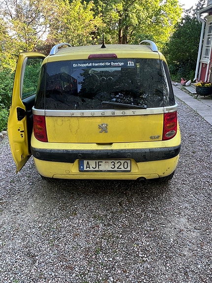 Peugeot 1007 2 of 5