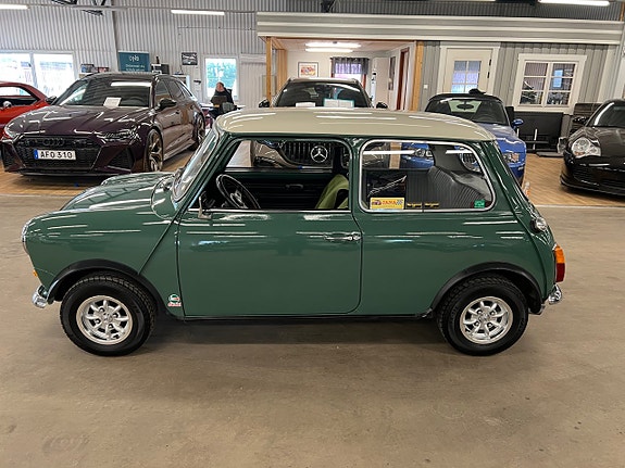 Austin Mini 2 of 5