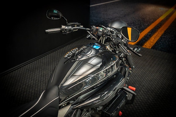 Honda NRX1800DA Valkyrie Rune Black On Black 12 of 20