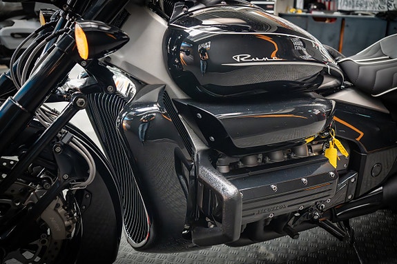 Honda NRX1800DA Valkyrie Rune Black On Black 20 of 20