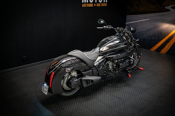 Honda NRX1800DA Valkyrie Rune Black On Black 6 of 20