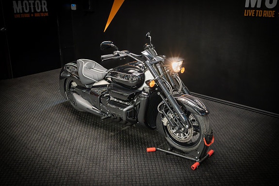 Honda NRX1800DA Valkyrie Rune Black On Black 2 of 20