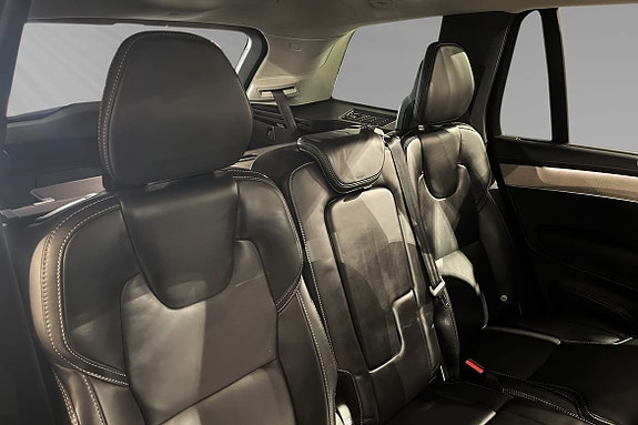 Volvo XC90 11 of 19