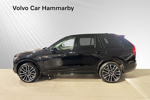Volvo XC90 3 of 19