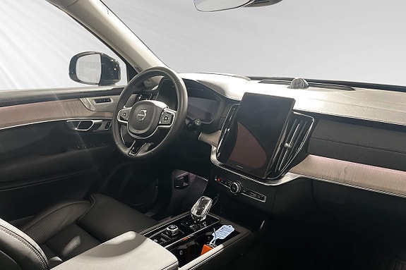 Volvo XC90 10 of 19
