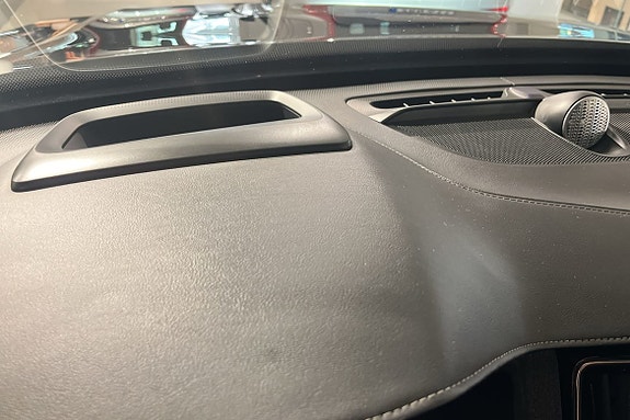 Volvo XC90 14 of 19