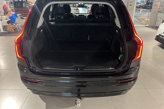 Volvo XC90 13 of 19