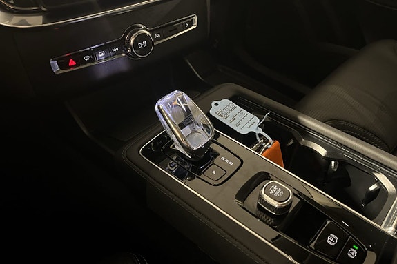 Volvo XC90 19 of 19